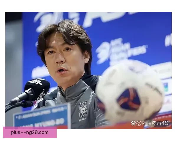韩国男足主帅洪明甫遭遇球迷嘘声风波引发关注 18强赛初期选帅争议成焦点